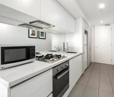 Bright & Modern Two-Bedroom Apartment Above Vogue Shopping Centre - Photo 6