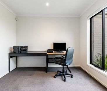 Expansive family home in established Highton - Photo 1