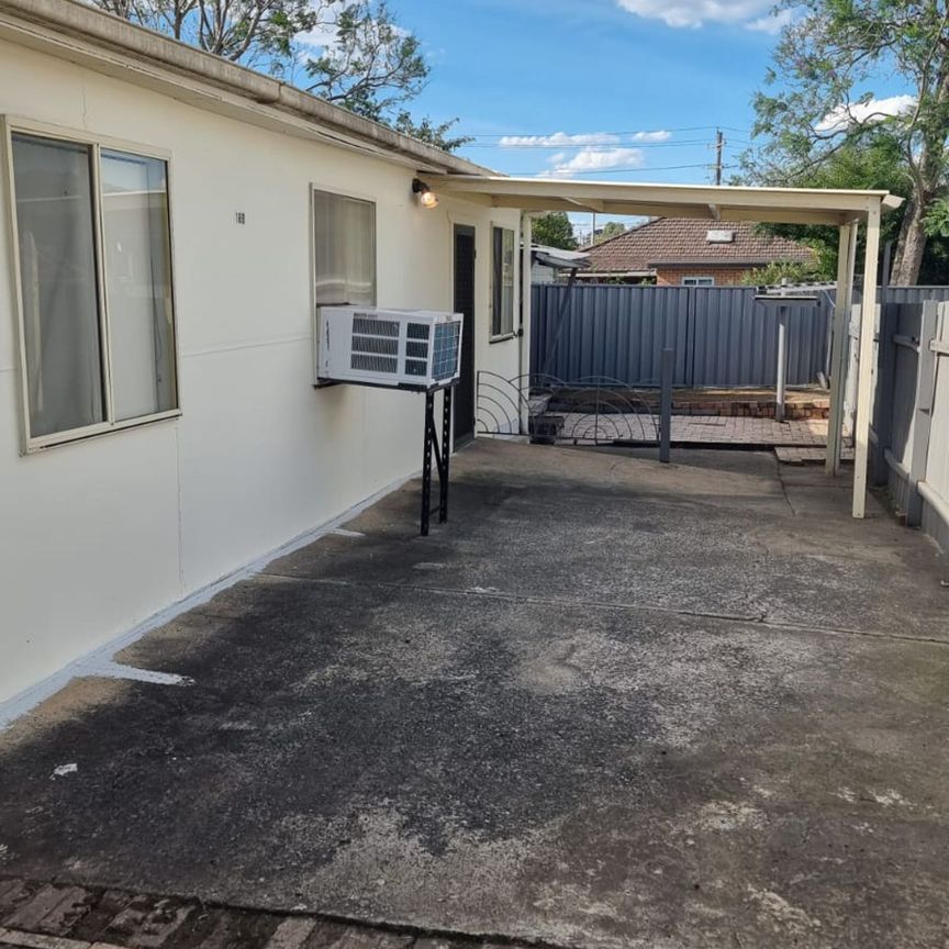 Well Kept Two Bedroom Granny Flat&excl; - Photo 1