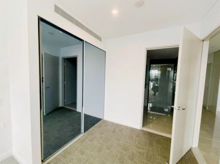 2 bed 2 bath - Photo 4