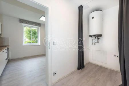 Pronájem bytu 1+1 Trutnov - Horní Staré Město - Photo 3