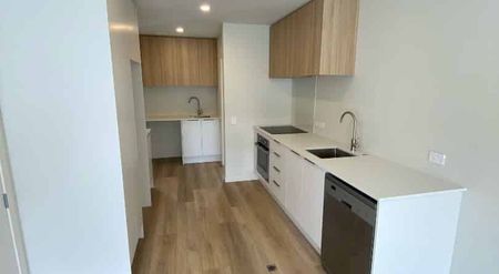 The Strand - Brand New 2-bedroom townhouse! - Photo 3