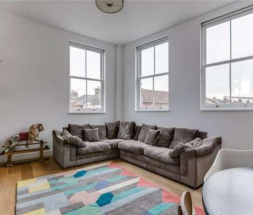 Crabtree Hall, Crabtree Lane, London, SW6 - Photo 1