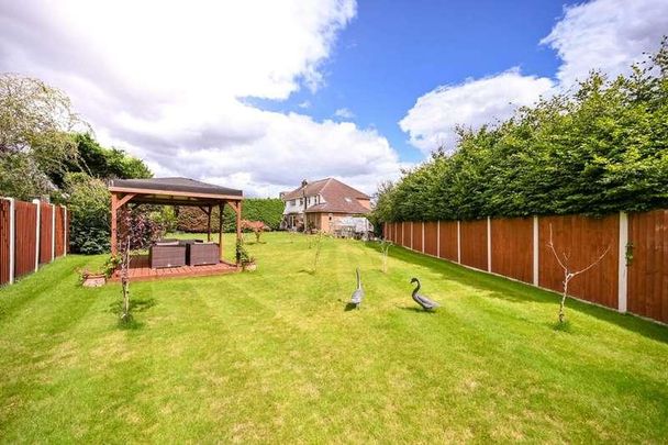 Ray Lea Close, Maidenhead, SL6 - Photo 1