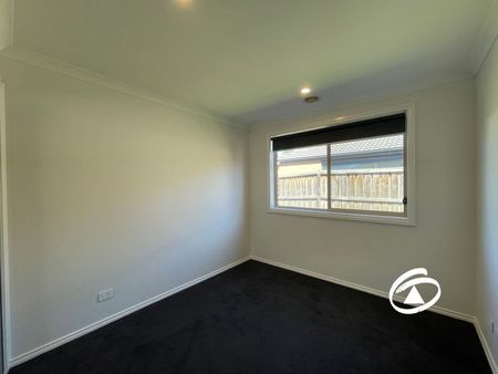 34 Skylark Boulevard, 3978, Clyde North Vic - Photo 2