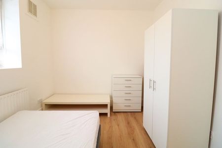 Room in a Shared Flat, Auckland House, W12 - Photo 3