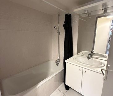 Location Appartement 2 pièces 50m² LA ROCHE SUR YON 85000 - Photo 4