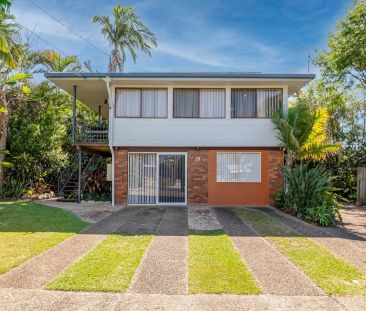 Versatile Dual-Living Home in Convenient Location - Photo 2