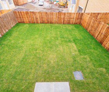 3 bedroom detached house to rent - Photo 4