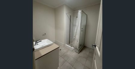 Modern 3-Bedroom Home in a Quiet, Well-Kept Complex - Photo 2