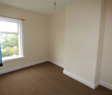 St Peg Lane, Cleckheaton, BD19 - Photo 1