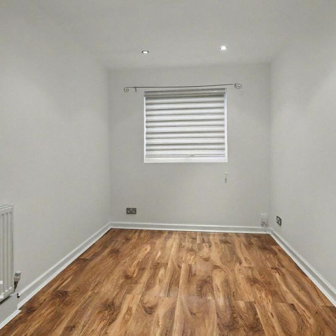 4 bedroom terraced house to rent - Photo 1