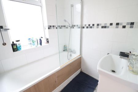 2 bedroom maisonette to rent - Photo 4