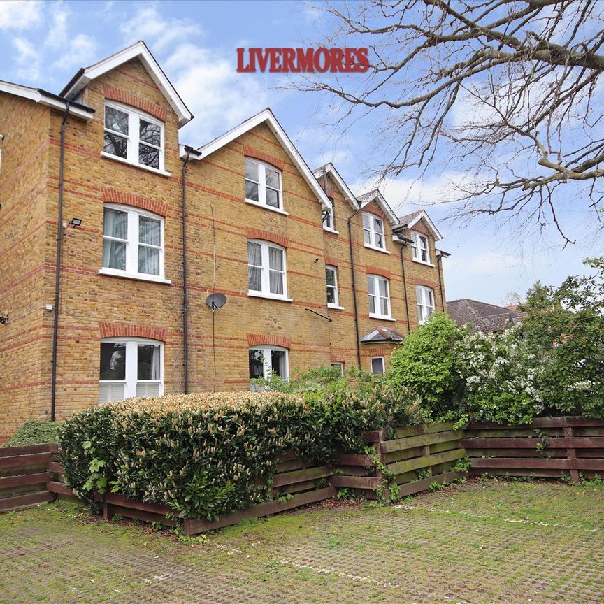 1 bedroom Flat to let - Photo 1