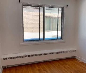 2 CH - 1 SDB - Sainte-Anne-de-Bellevue - $1,329 /mo - Photo 2