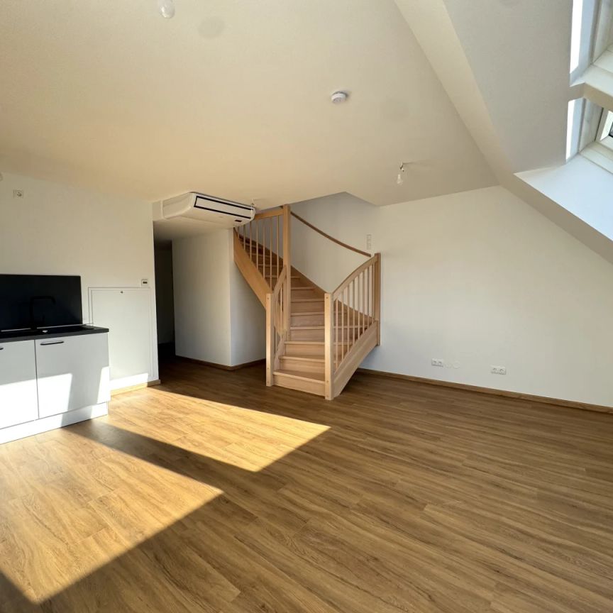 2 Zimmer DG Wohnung mit separatem Arbeitsbereich - großzügige Terrasse & Klimaanlage - Erstbezug - UNBEFRISTETE Mietdauer - Photo 1