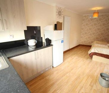 North Hyde Lane, Southall, UB2 - Photo 1