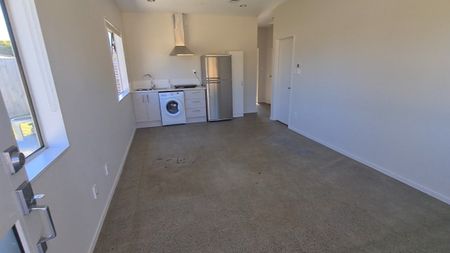 2 Bedroom in Rosehill - Photo 5