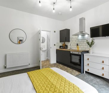 Studio to rent - Photo 2