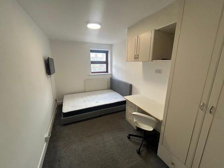 3 bedroom flat to rent - Photo 3