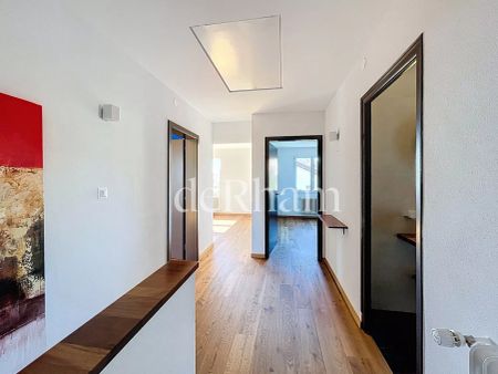 Villa de 5 pièces à louer à Vevey avec jardin et piscine! - Foto 2