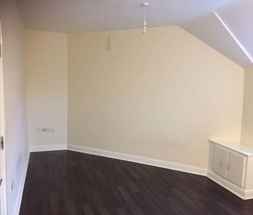 2 bedroom property to rent - Photo 1