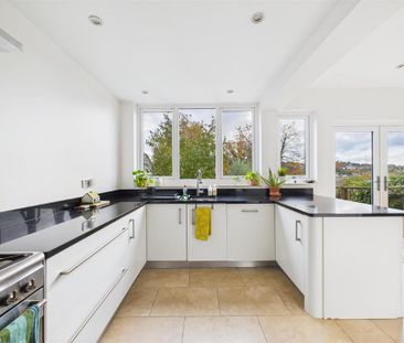 4 bedroom semi-detached house to rent - Photo 4