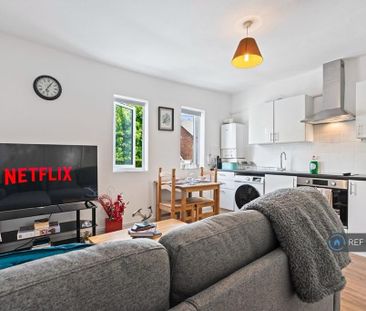 3 bedroom flat to rent - Photo 1