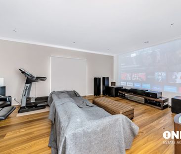 Luxurious Spacious Living !! - Photo 3