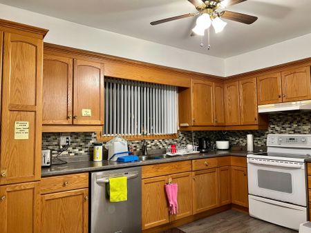 For Lease - 4614 EASTWOOD Crescent, Niagara Falls, Ontario - Photo 4