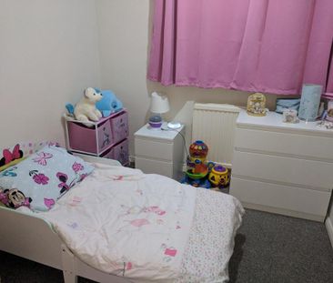 3 bedroom semi-detached house to rent - Photo 5