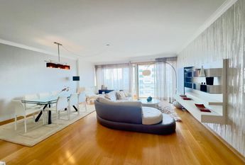 4 Bedroom Apartment with parking, Telheiras, Lisboa