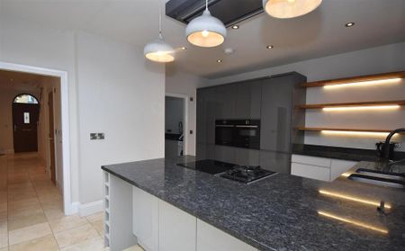 5 bedroom house to rent - Photo 2