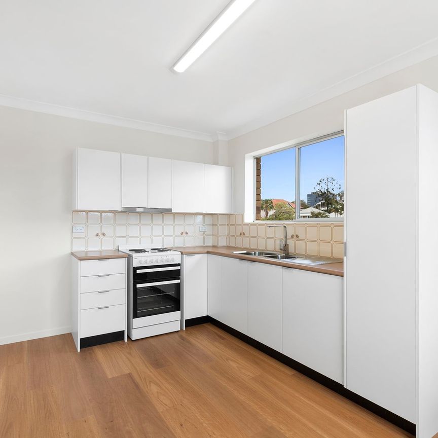 CHARMINING UNIT IN PRIME POSITION - Photo 1