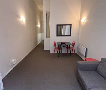 Furnished City Apartment in the Iconic Guardian Building – Availabl... - Photo 2