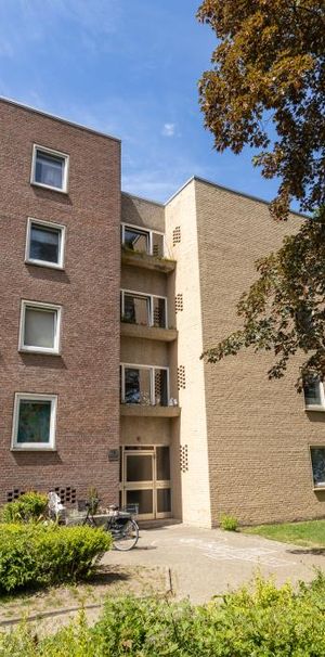 Charmante und renovierte 3-Zimmer-Etagenwohnung mit Balkon in Oldenburg-Nadorst! - Photo 1