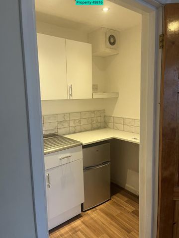 Studio to rent - Photo 2