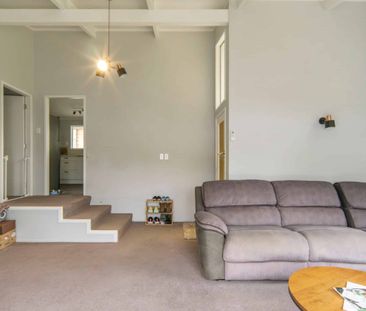 Spacious 3 Bedroom + Office Home in Prime Dinsdale Location - Photo 1