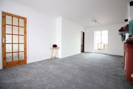 Balmoral Drive, Hayes - Photo 2