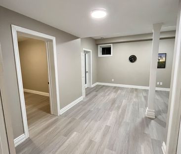 For Lease - 4641 Keystone Crescent, Burlington, Ontario - Photo 4