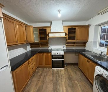 3 bedroom terraced house to rent - Photo 4