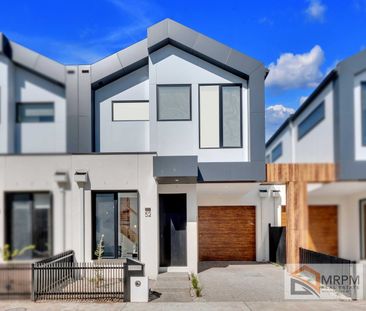 Stunning brand new, stylish 3 bedroom townhouse with study - Photo 2