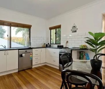 Wonderful Family Home - Polished Floors - Great backyard - Photo 6