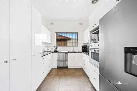Stylish Family Home in Croydon Park - Photo 4