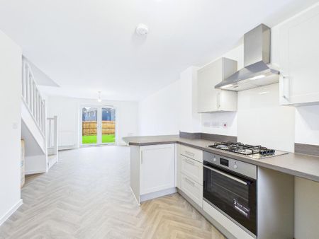 2 bedroom semi-detached house to rent - Photo 4