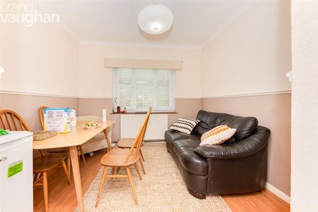 4 bedroom semi-detached house to rent - Photo 4