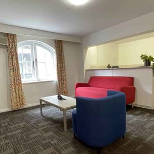 2 Bedroom Apartment Large - Photo 2