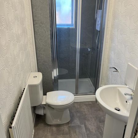 1 bedroom ground floor flat to rent - Photo 4