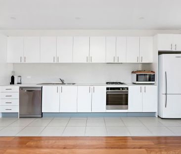 Central Living with Lift Access in the Heart of Kiama - Photo 3