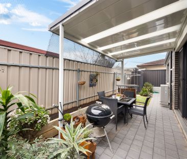 Modern, Stylish & Effortlessly Easy Living in Holden Hill! - Photo 4